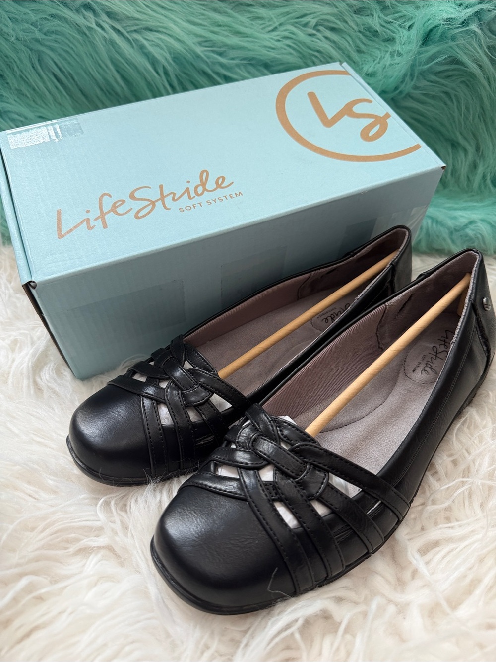 NIB Life Stride Diverse, Black Cowgirl Woven Detail Slip-On Flats Size 8
